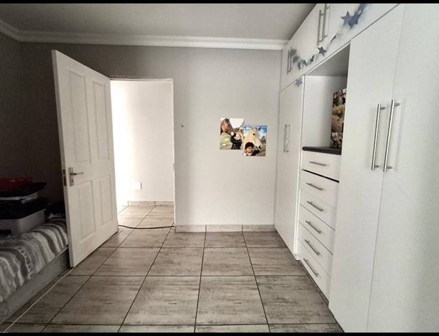 4 BEDROOM HOUSE FOR SALE IN SANDY POINT